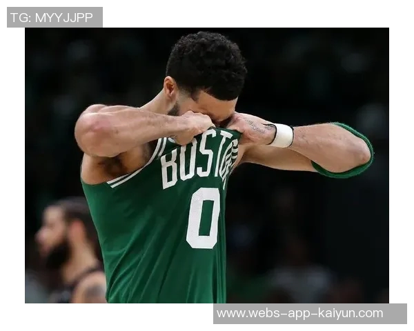 凯尔特人对决掘金激战正酣NBA赛季精彩瞬间回顾与分析